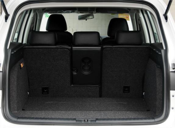 途观 2015款 1.8TSI 自动两驱风尚版 车厢座椅   后备厢