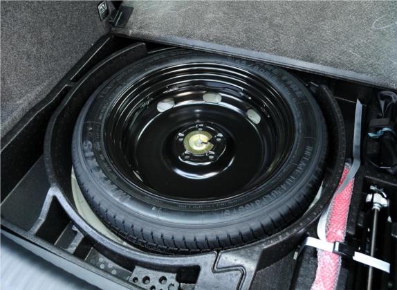 途观 2015款 1.8TSI 自动两驱舒适版 其他细节类   备胎