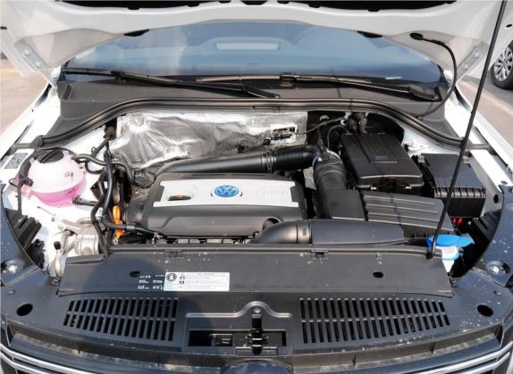 途观 2015款 1.8TSI 自动两驱舒适版 其他细节类   发动机舱