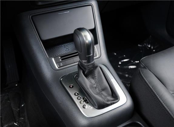 途观 2015款 1.8TSI 自动两驱舒适版 中控类   挡把