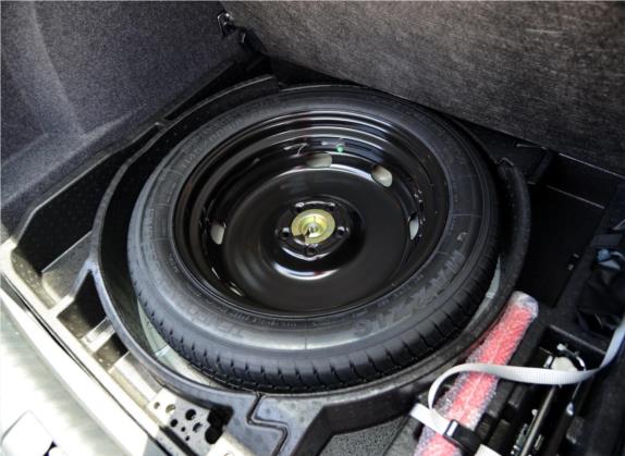 途观 2015款 1.8TSI 自动两驱豪华型 其他细节类   备胎