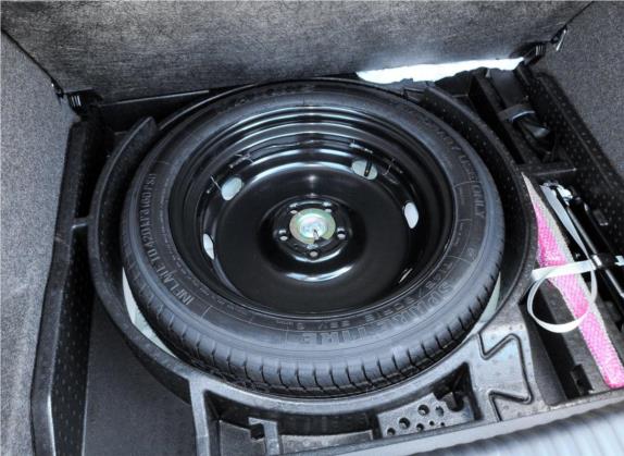 途观 2015款 1.8TSI 自动四驱豪华型 其他细节类   备胎