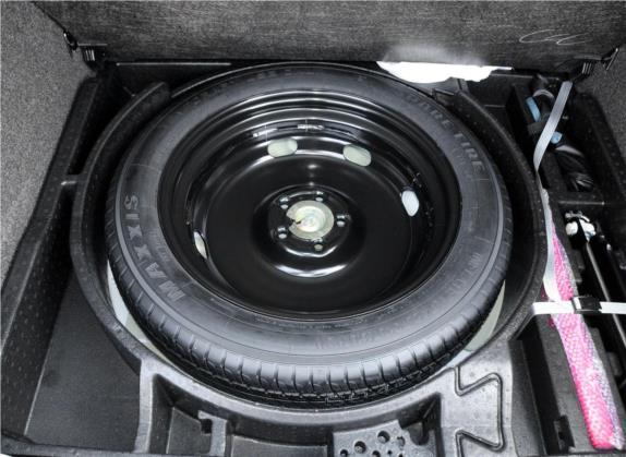 途观 2015款 2.0TSI 自动四驱豪华版 其他细节类   备胎