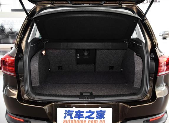 途观 2016款 300TSI 自动两驱风尚版 车厢座椅   后备厢