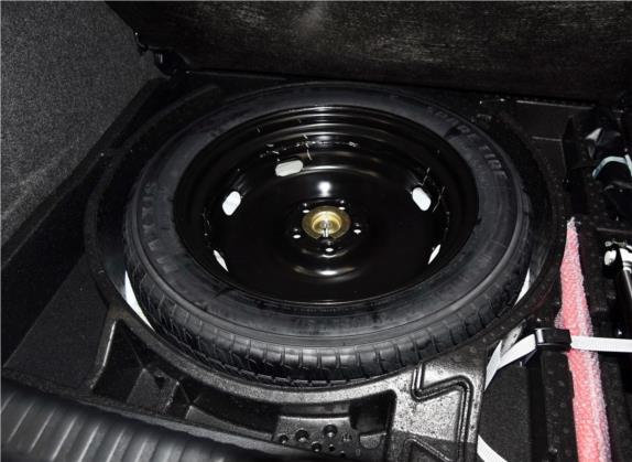 途观 2016款 300TSI 自动两驱舒适版 其他细节类   备胎