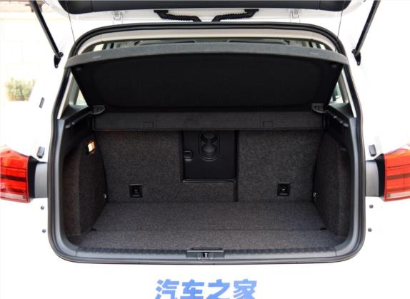 途观 2016款 300TSI 自动两驱豪华版 车厢座椅   后备厢