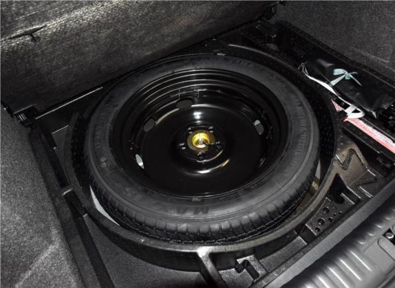 途观 2016款 300TSI 自动四驱豪华版 其他细节类   备胎