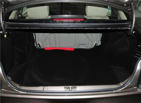 捷达 2012款 1.6L 纪念版 车厢座椅   后备厢