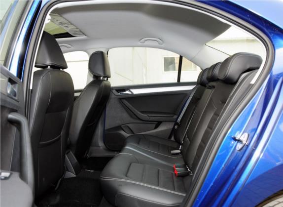 捷达 2013款 1.6L 自动豪华型 车厢座椅   后排空间