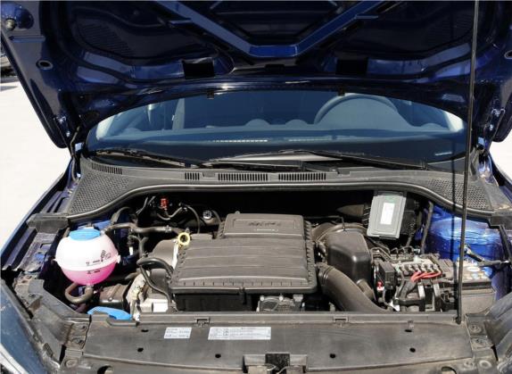 捷达 2013款 1.6L 手动舒适型 其他细节类   发动机舱