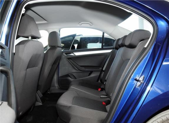 捷达 2013款 1.6L 手动舒适型 车厢座椅   后排空间