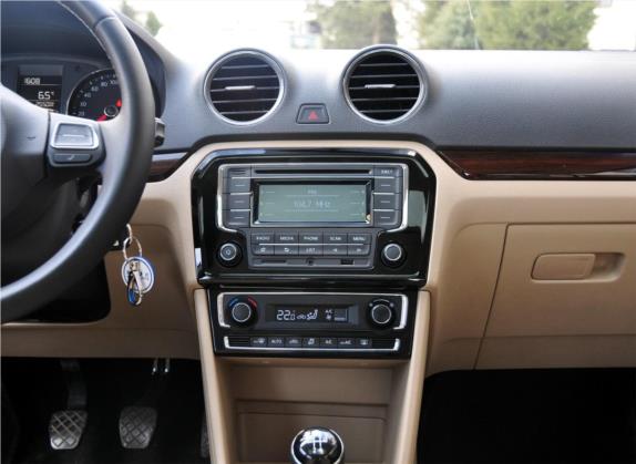 捷达 2013款 1.6L 手动豪华型 中控类   中控台