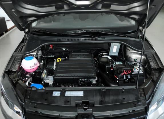 捷达 2015款 1.6L 手动时尚型 其他细节类   发动机舱