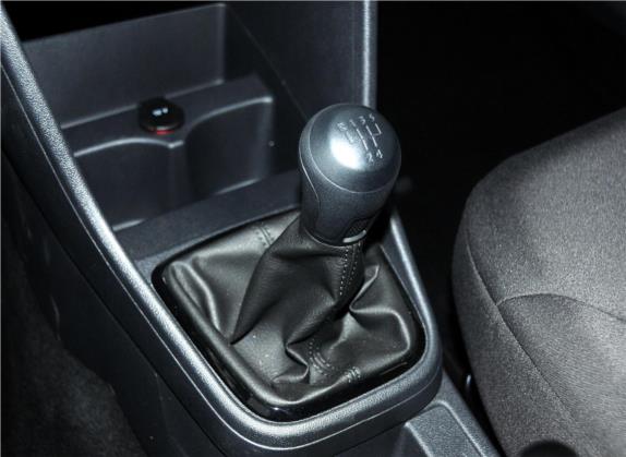 捷达 2015款 1.6L 手动时尚型 中控类   挡把