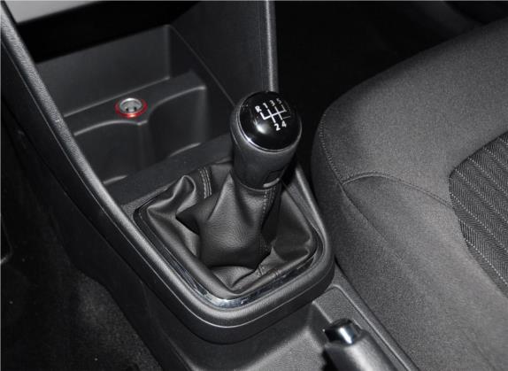 捷达 2015款 1.6L 手动舒适型 中控类   挡把