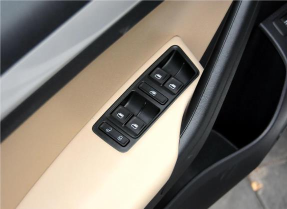 捷达 2015款 1.6L 自动舒适型 车厢座椅   门窗控制