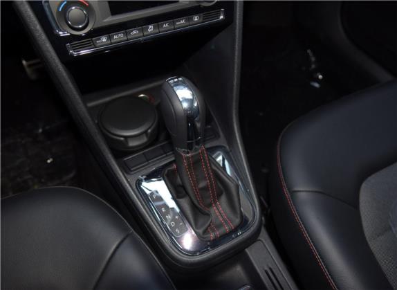 捷达 2015款 质惠版 1.4TSI 自动运动型 中控类   挡把