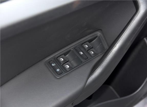 捷达 2015款 质惠版 1.4TSI 自动运动型 车厢座椅   门窗控制