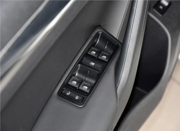 捷达 2017款 1.4TSI 自动运动版 车厢座椅   门窗控制