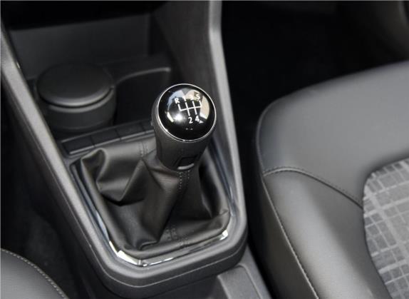 捷达 2019款 梦想版 1.4L 手动舒适型 中控类   挡把