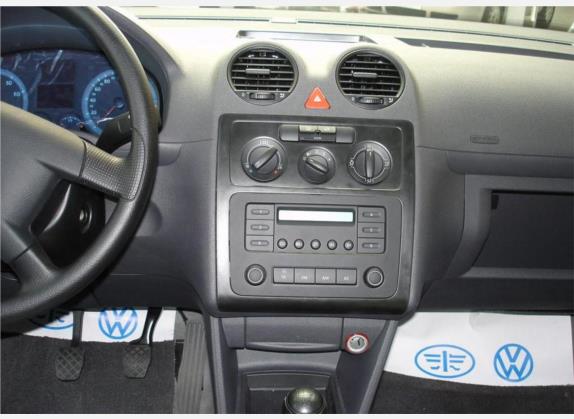 开迪 2005款 1.6L 功能型5座 中控类   中控台