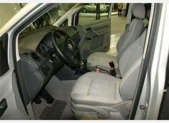 开迪 2005款 1.6L 功能型5座 车厢座椅   前排空间