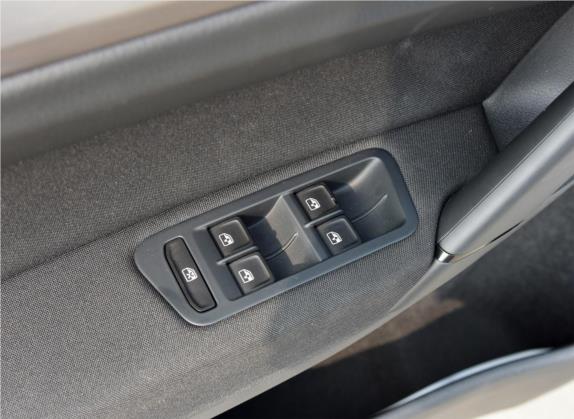 高尔夫·嘉旅 2016款 1.6L 手动舒适型 车厢座椅   门窗控制