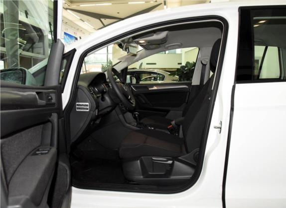 高尔夫·嘉旅 2016款 1.6L 自动舒适型 车厢座椅   前排空间