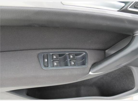 高尔夫·嘉旅 2016款 180TSI 自动进取型 车厢座椅   门窗控制
