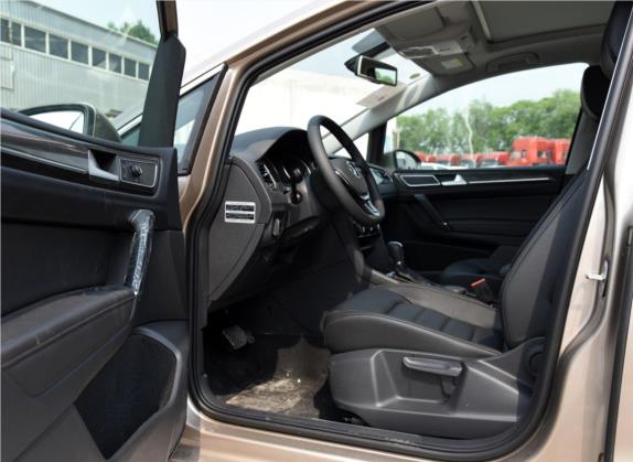高尔夫·嘉旅 2016款 230TSI 自动豪华型 车厢座椅   前排空间