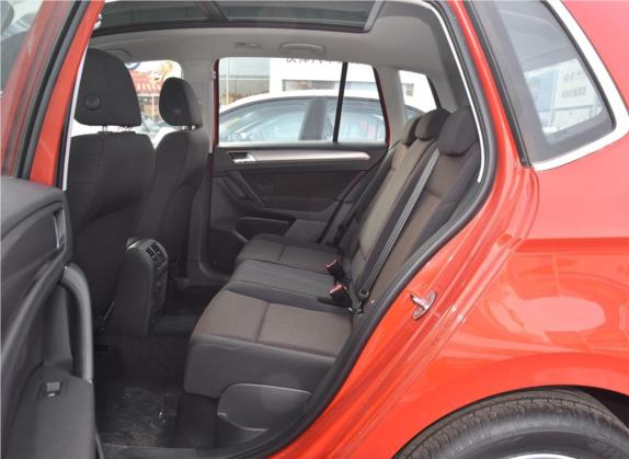 高尔夫·嘉旅 2018款 1.6L 自动舒适型 车厢座椅   后排空间