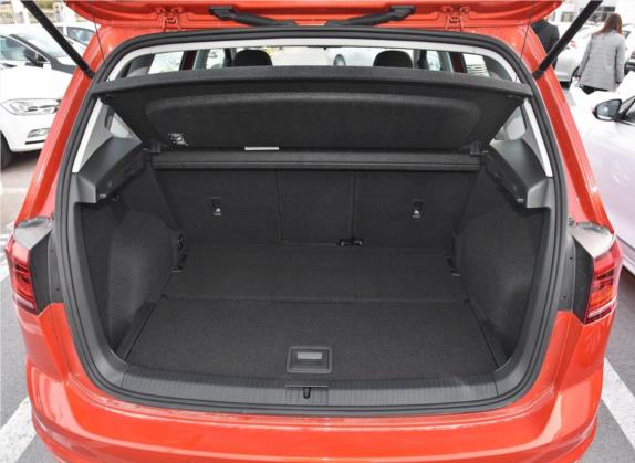 高尔夫·嘉旅 2018款 1.6L 自动舒适型 车厢座椅   后备厢