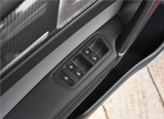 高尔夫·嘉旅 2019款 280TSI 自动遨游型 国V 车厢座椅   门窗控制