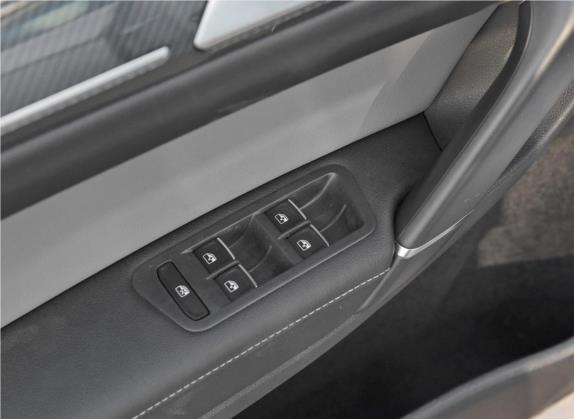 高尔夫·嘉旅 2019款 280TSI 自动守望型 国V 车厢座椅   门窗控制