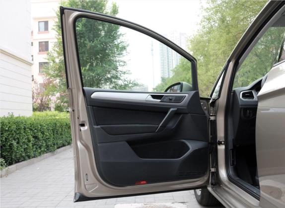高尔夫·嘉旅 2019款 200TSI 自动好奇型纯真版 国VI 车厢座椅   前门板
