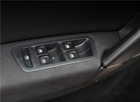 高尔夫·嘉旅 2019款 200TSI 自动好奇型纯真版 国VI 车厢座椅   门窗控制