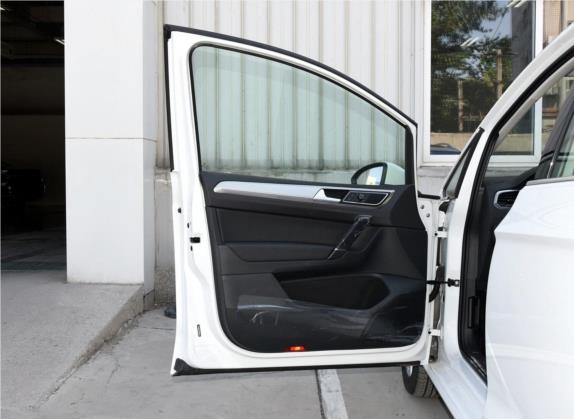 高尔夫·嘉旅 2019款 280TSI 自动好奇型 国VI 车厢座椅   前门板