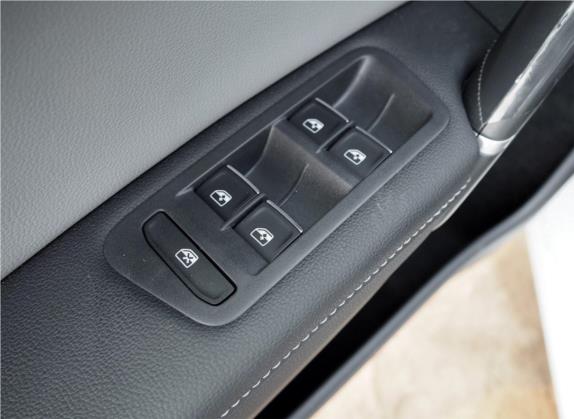 高尔夫·嘉旅 2019款 280TSI 自动守望型 国VI 车厢座椅   门窗控制