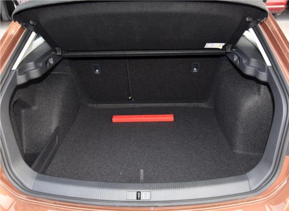 C-TREK蔚领 2017款 230TSI DSG豪华型 车厢座椅   后备厢