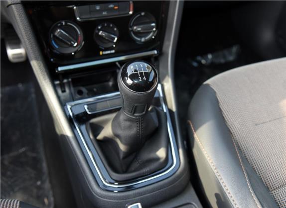 C-TREK蔚领 2017款 1.6L 手动舒适型 中控类   挡把