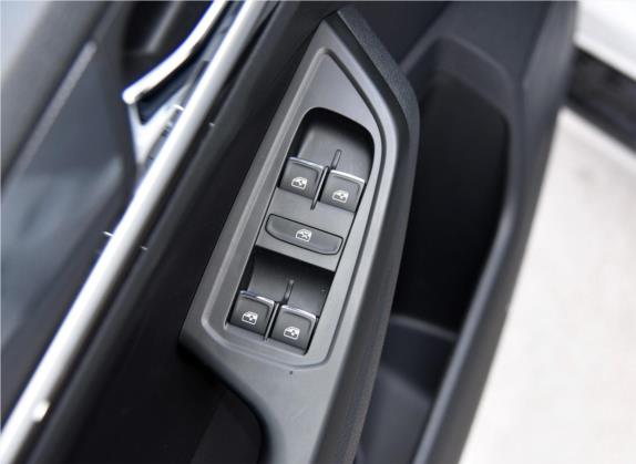 C-TREK蔚领 2017款 1.6L 自动舒适型 车厢座椅   门窗控制