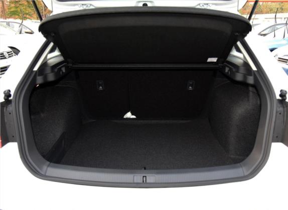 C-TREK蔚领 2018款 1.5L 手动舒适型 车厢座椅   后备厢
