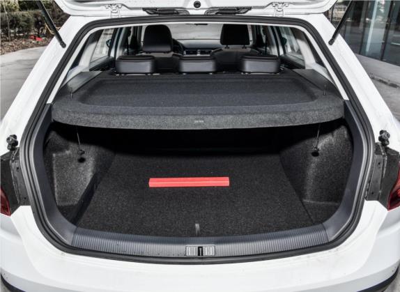 C-TREK蔚领 2018款 1.5L 自动舒适型 车厢座椅   后备厢