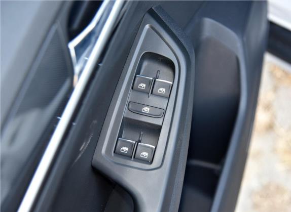 C-TREK蔚领 2018款 1.5L 自动豪华型 车厢座椅   门窗控制