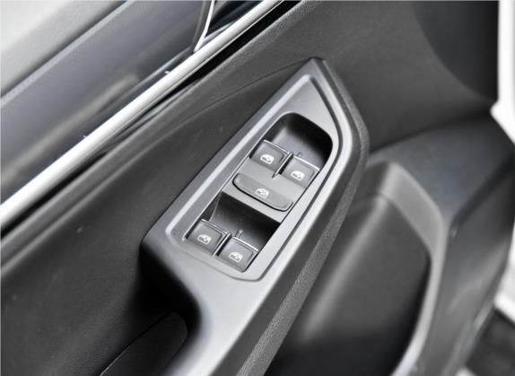 C-TREK蔚领 2018款 230TSI DSG舒适型 车厢座椅   门窗控制