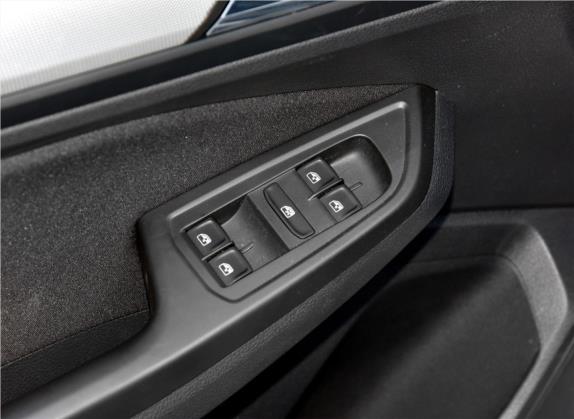 C-TREK蔚领 2018款 1.5L 自动时尚型 车厢座椅   门窗控制