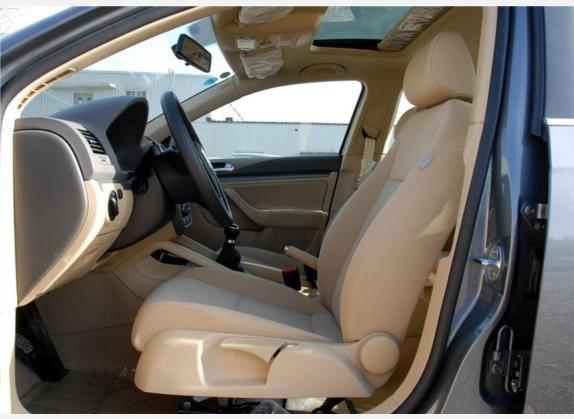 速腾 2009款 1.6L 手动舒适型 车厢座椅   前排空间