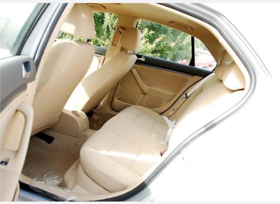 速腾 2009款 1.6L 自动舒适型 车厢座椅   后排空间