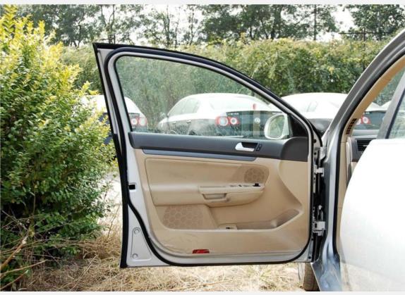 速腾 2009款 1.6L 自动舒适型 车厢座椅   前门板