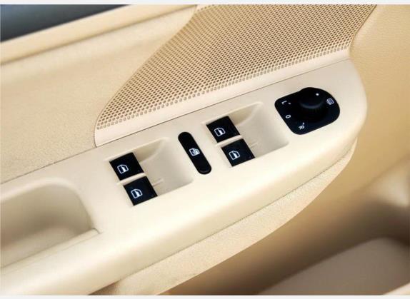 速腾 2009款 1.6L 自动舒适型 车厢座椅   门窗控制